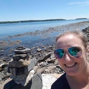 Meet your Posher, Whitney